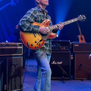 Larry Carlton